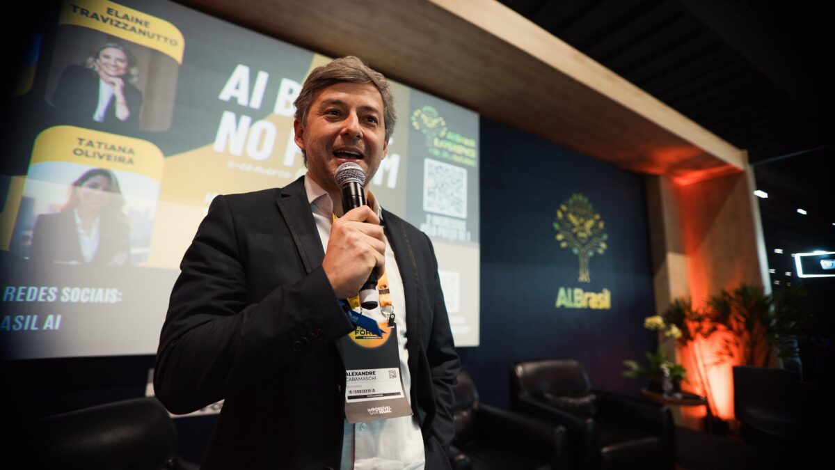 SLMs (Small Language Models): Modelos compactos para execução local e em dispositivos móveis.